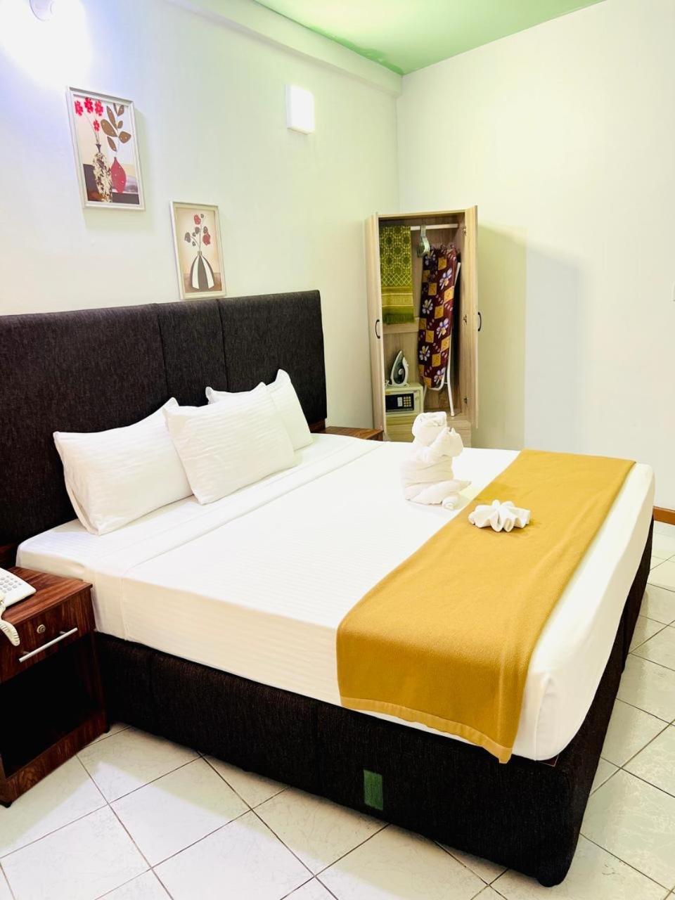 The Park House Hotel Malé Kültér fotó