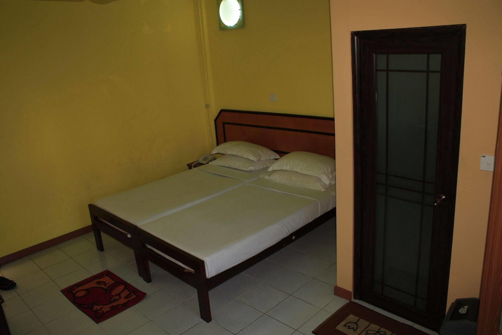 The Park House Hotel Malé Kültér fotó